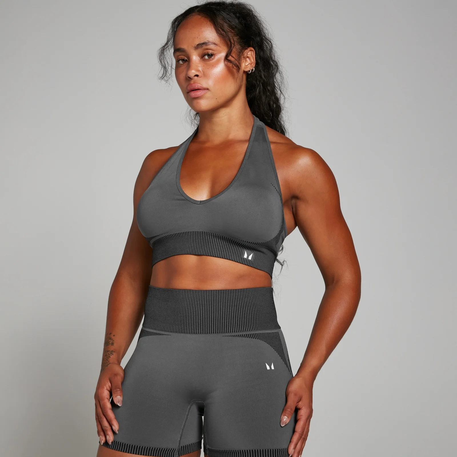 MP Women's Two Toned Seamless Sports Bra - Black - XS Image 1